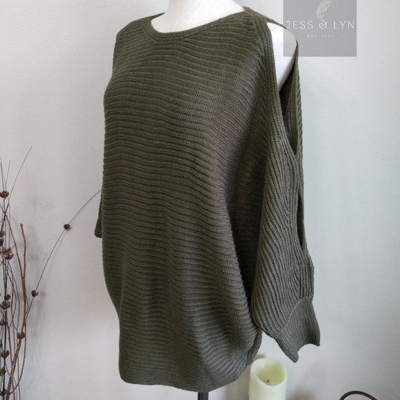 🆕 JAMESYN- Olive Oversized Boyfriend Knit Sweater w/Open Arm Detail - Picture 10 of 16